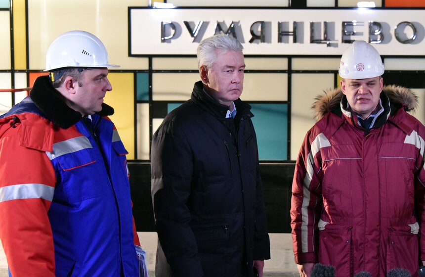 На станциях "Румянцево" и "Саларьево" ведутся отделочные работы 19 фото