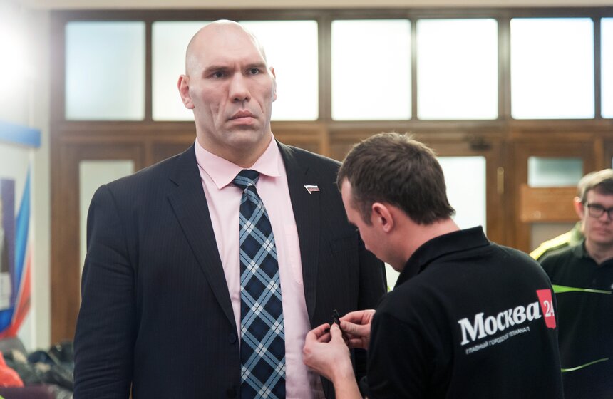 Николай Валуев на записи программы "Важная персона" 3 фото