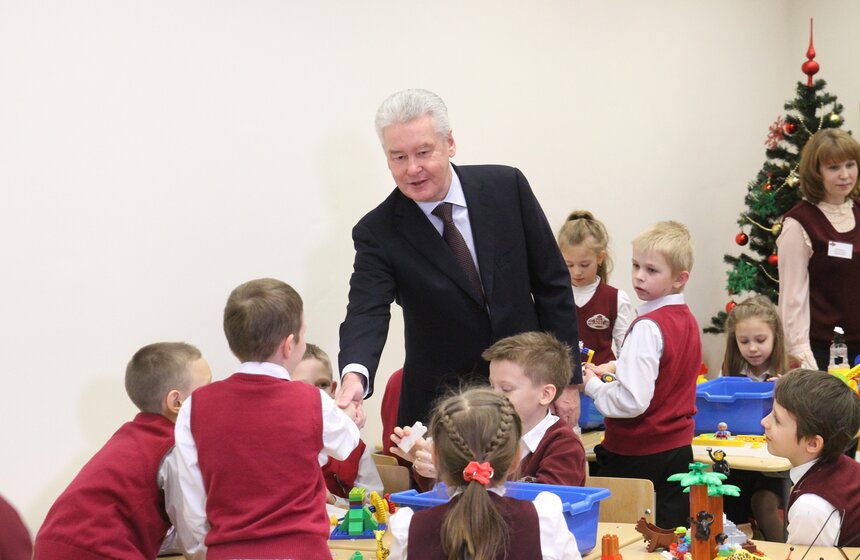 Сергей Собянин посетил школу-новостройку в Щукине 18 фото