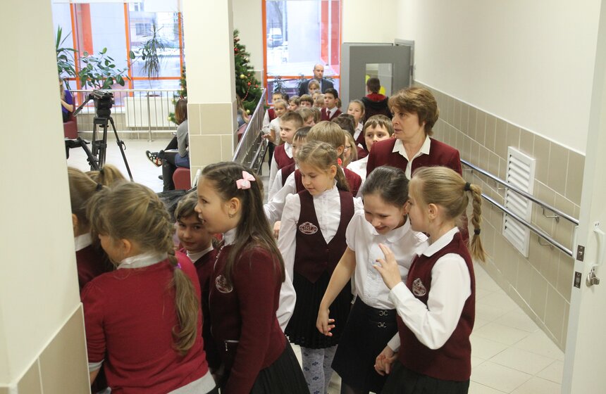 Сергей Собянин посетил школу-новостройку в Щукине 7 фото