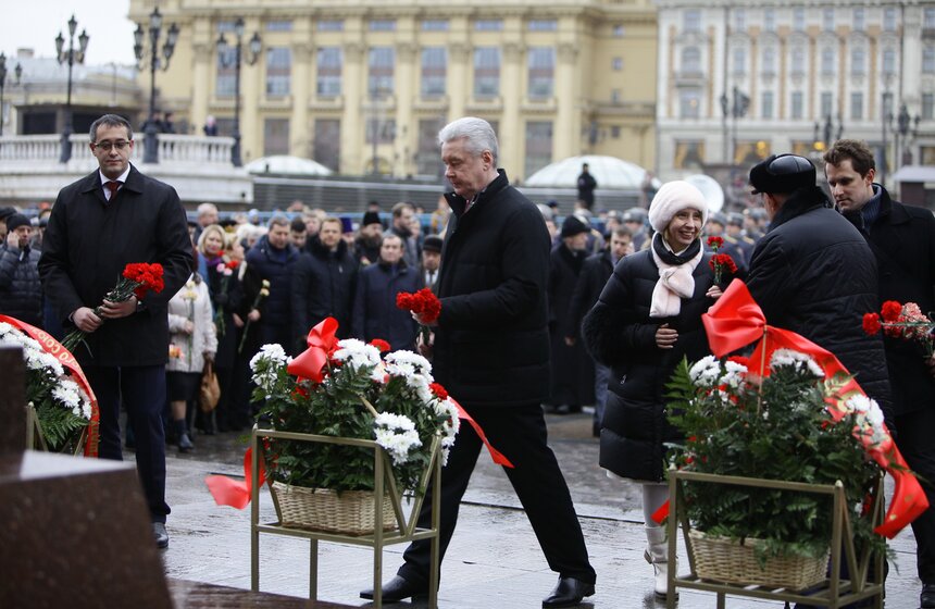 Сергей Собянин возложил венки к Могиле Неизвестного Солдата 17 фото