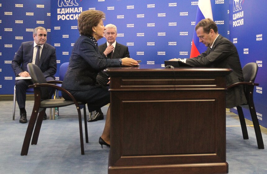 Дмитрий Медведев провел прием граждан 3 фото