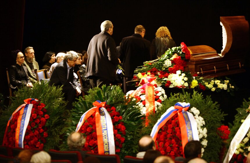 В столице простились с Эльдаром Рязановым 6 фото