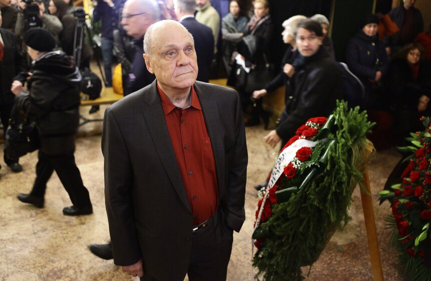 В столице простились с Эльдаром Рязановым 12 фото