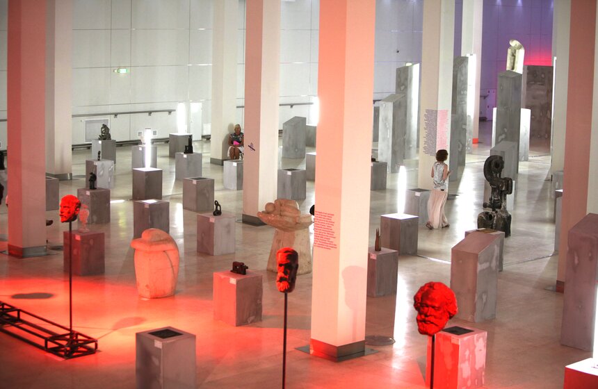 Выставка "Скульптуры, которых мы не видим" в "Манеже" 20 фото