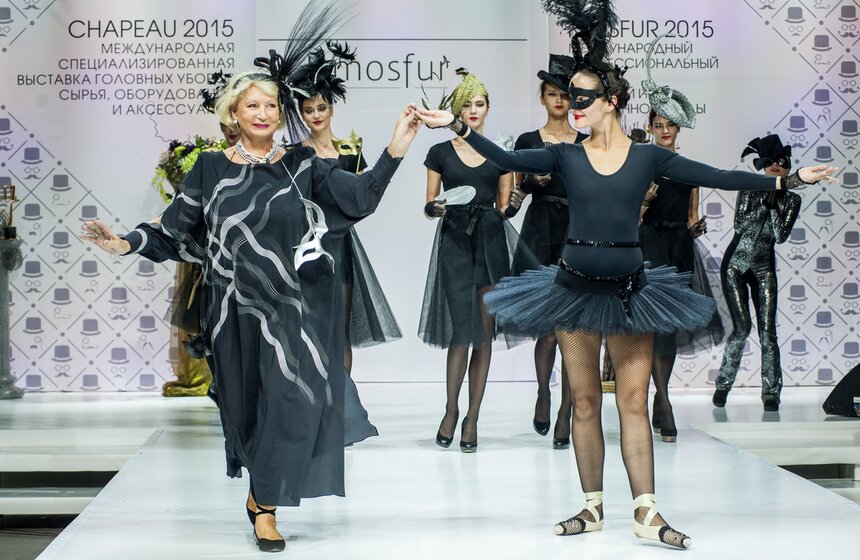 Выставка головных уборов CHAPEAU в "Гостином Дворе" 25 фото