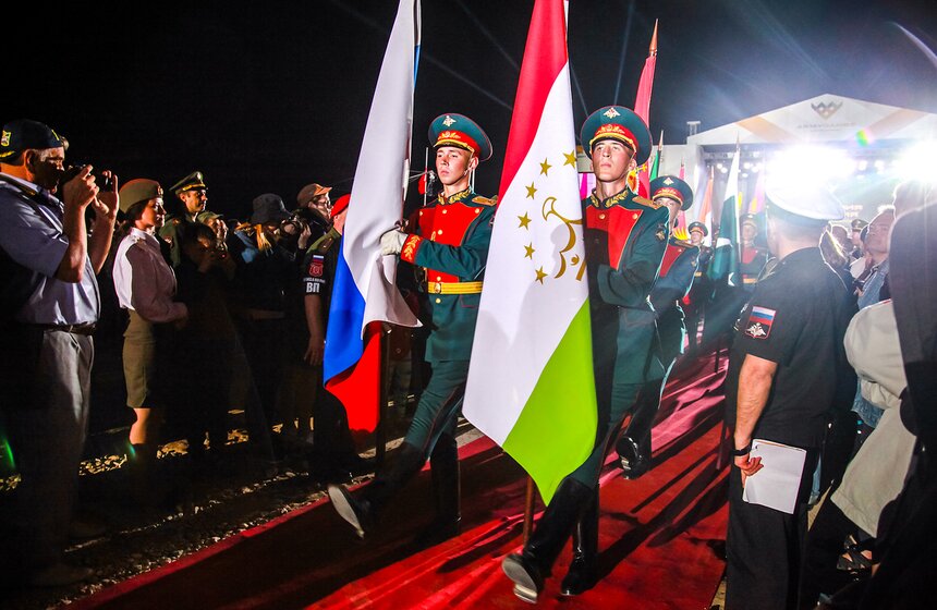 Закрытие первых Армейских международных игр в Алабине 26 фото