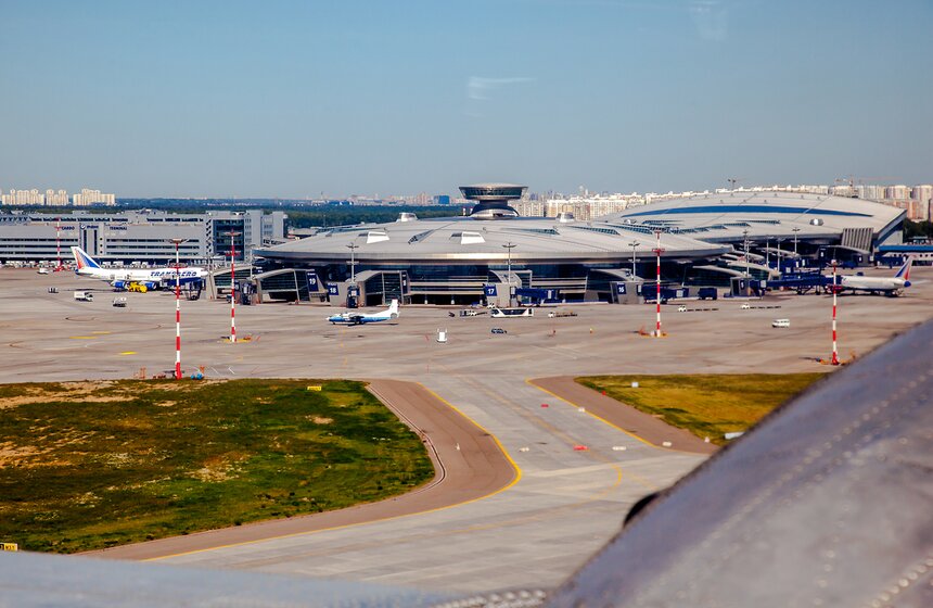На МАКС прилетели легендарные американские самолеты Douglas 14 фото