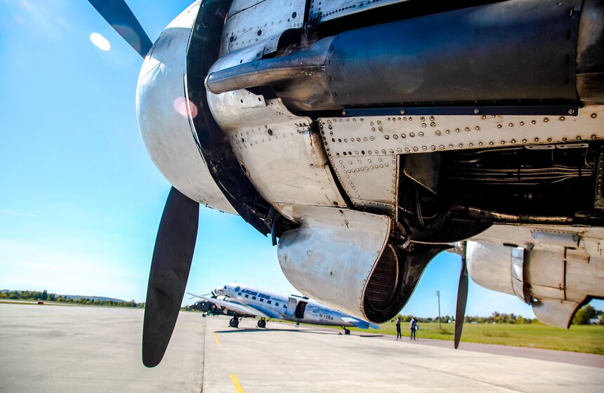 На МАКС прилетели легендарные американские самолеты Douglas 25 фото