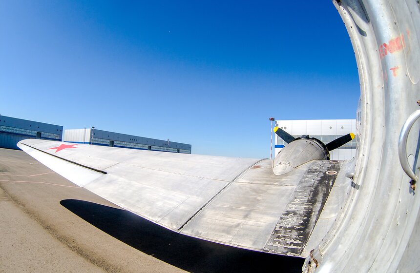 На МАКС прилетели легендарные американские самолеты Douglas 4 фото