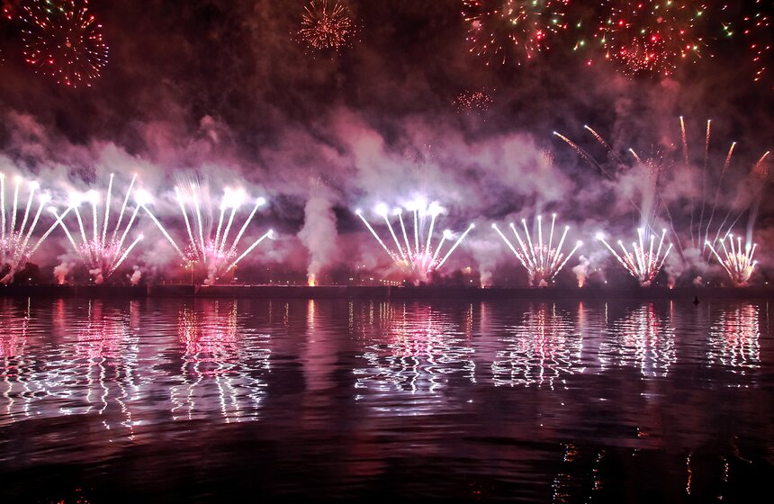 В столице проходит международный фестиваль фейерверков 17 фото