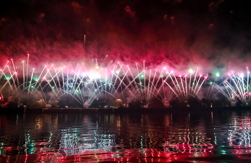 В столице проходит международный фестиваль фейерверков 19 фото