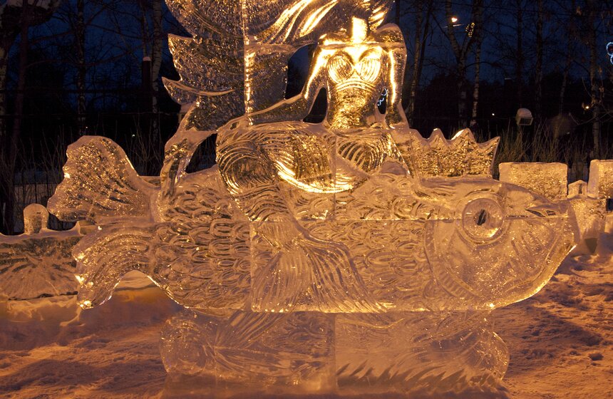 Арт-галерея "Звезды изо льда" открылась в парке "Сокольники" 17 фото