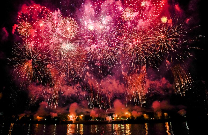 В столице проходит международный фестиваль фейерверков 4 фото