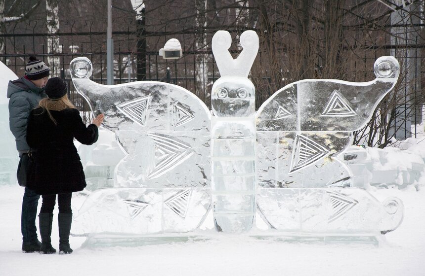 Арт-галерея "Звезды изо льда" открылась в парке "Сокольники" 6 фото