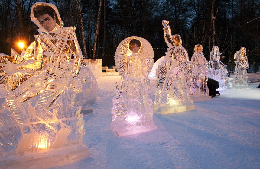 Арт-галерея "Звезды изо льда" открылась в парке "Сокольники" 12 фото