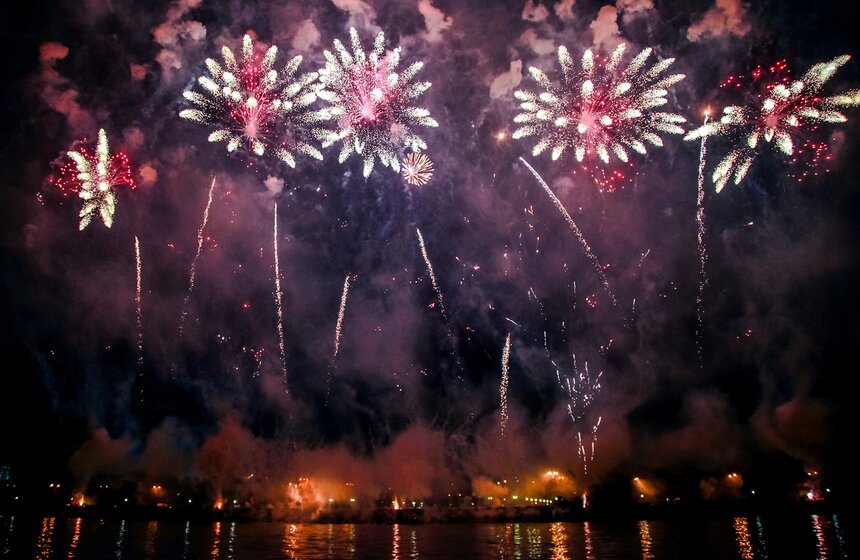 В столице проходит международный фестиваль фейерверков 8 фото