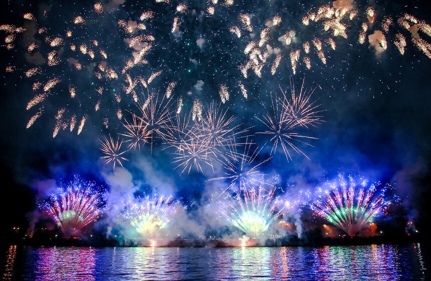 В столице проходит международный фестиваль фейерверков 9 фото