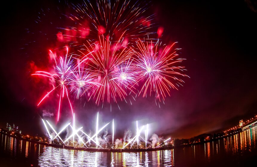 В столице проходит международный фестиваль фейерверков 10 фото