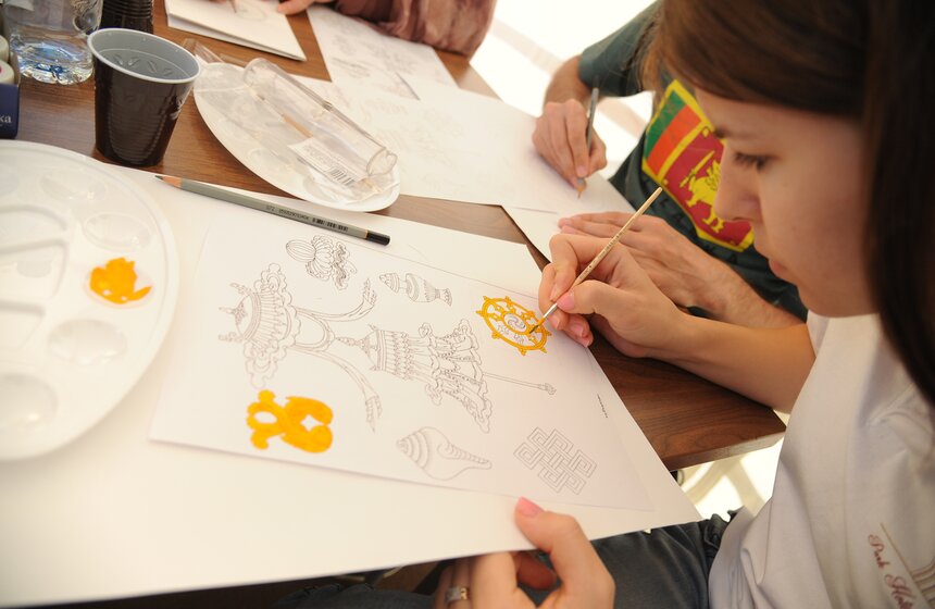 На Пушскинской площади поставили исполняющую желания ступу 15 фото