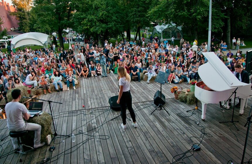 Полозкова, Зыкина и SHOO: как прошел фестиваль SOЛOMA от m24.ru 30 фото