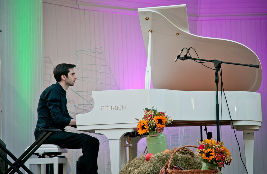 Полозкова, Зыкина и SHOO: как прошел фестиваль SOЛOMA от m24.ru 25 фото