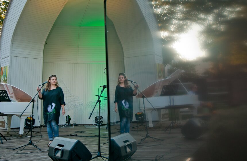 Полозкова, Зыкина и SHOO: как прошел фестиваль SOЛOMA от m24.ru 24 фото