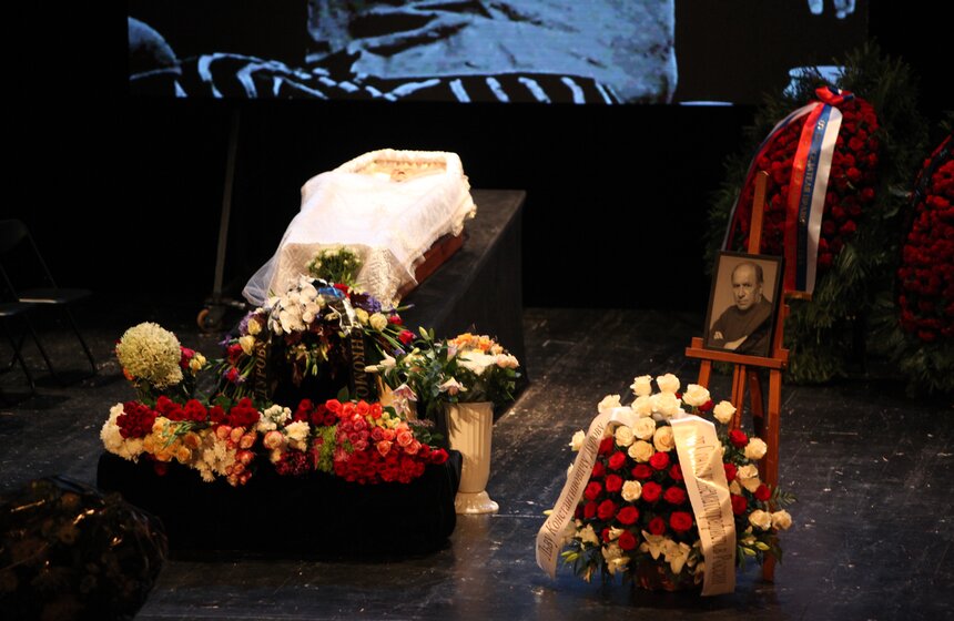 В столице простились с актером Львом Дуровым 4 фото