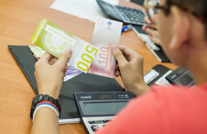 На ВДНХ открылась "Школа юного инвестора" 9 фото