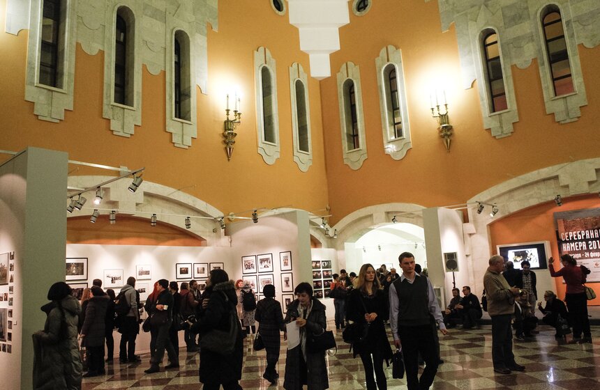 Выставка номинантов "Серебряной камеры" проходит в Москве 5 фото