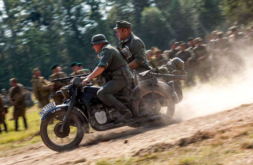 В Подмосковье прошел фестиваль "Поле боя" 34 фото