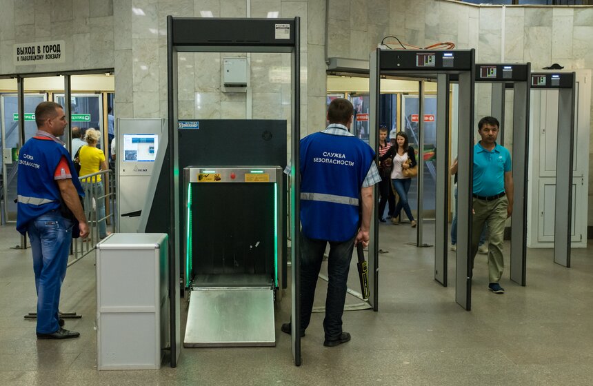 В столице прошел рейд по выявлению безбилетников в метро 14 фото