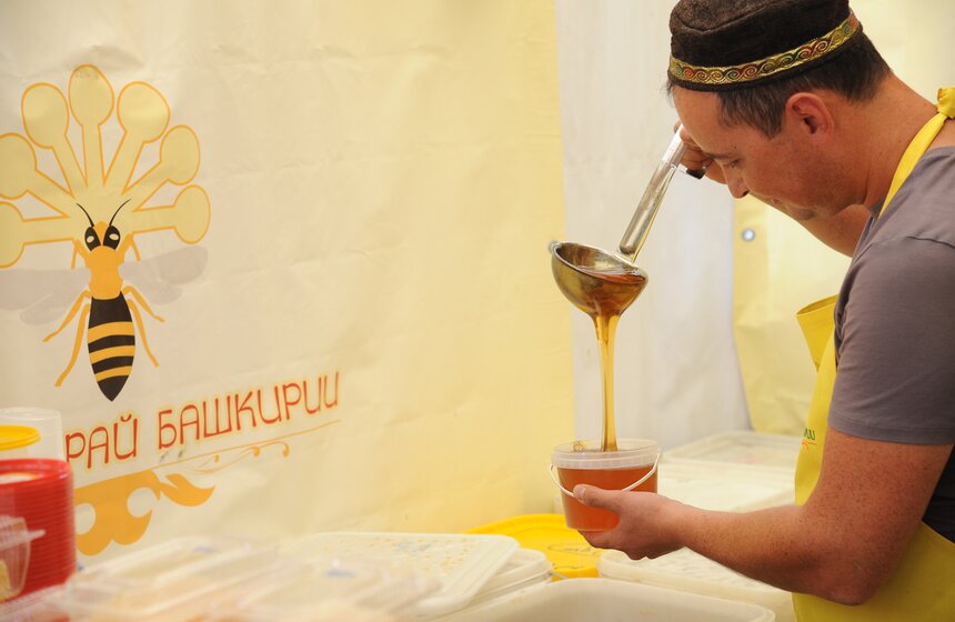 В Коломенском открылась Всероссийская ярмарка меда 19 фото