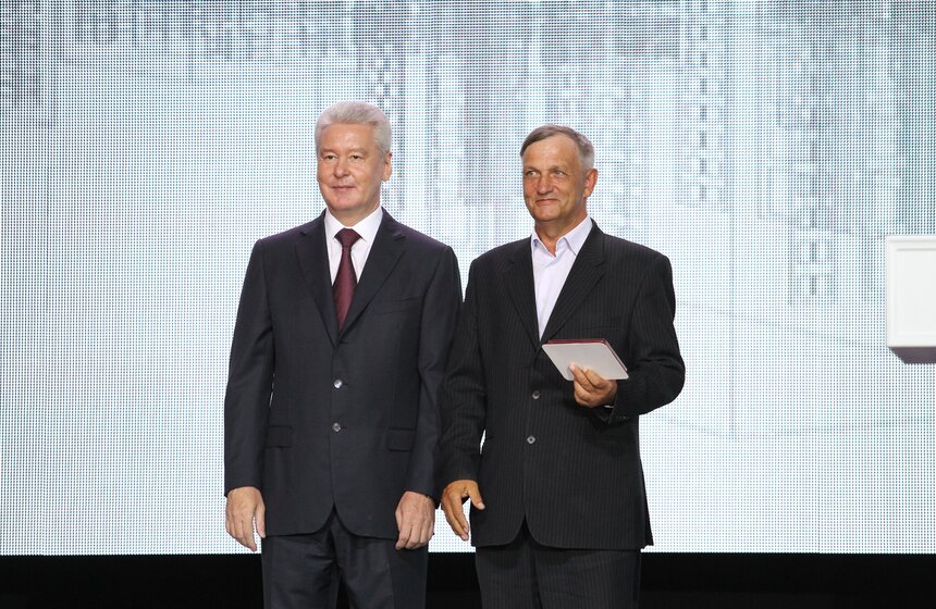 Мэр поздравил столичных строителей с профессиональным праздником 33 фото