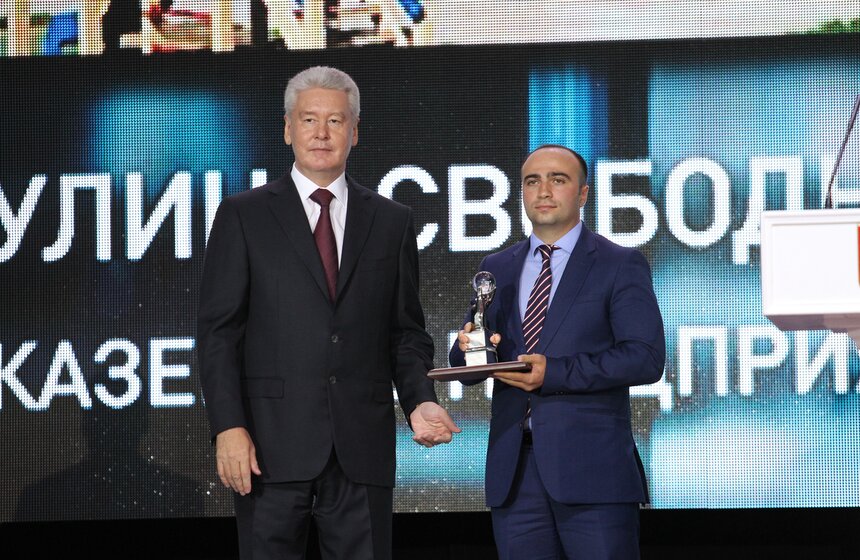 Мэр поздравил столичных строителей с профессиональным праздником 20 фото