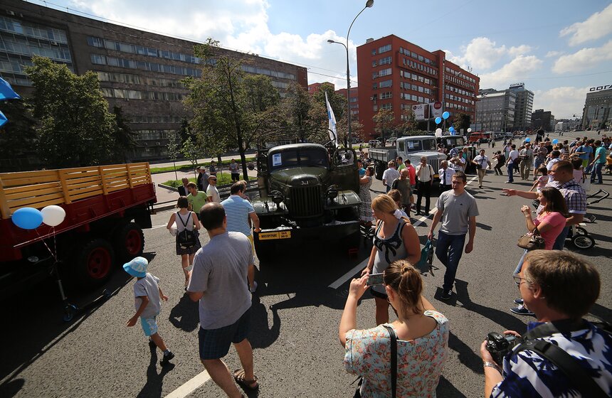 В Москве состоялся парад ретроавтобусов 3 фото