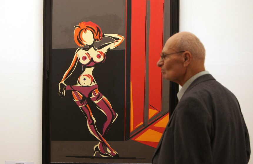 Отец Николя Саркози посетил свою выставку в Москве 8 фото