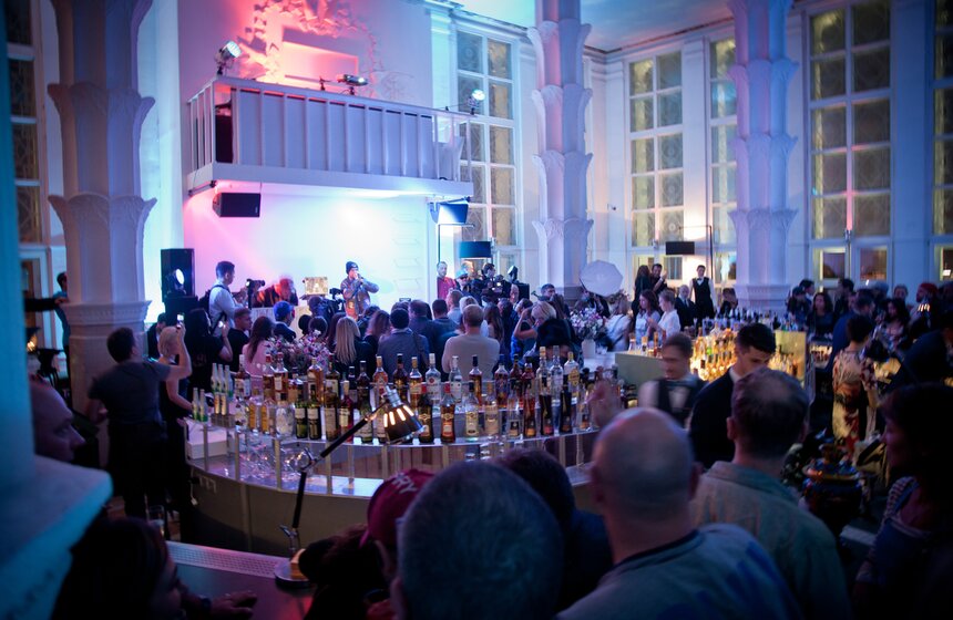 Фронтмен Limp Bizkit отметил день рождения в Москве 23 фото