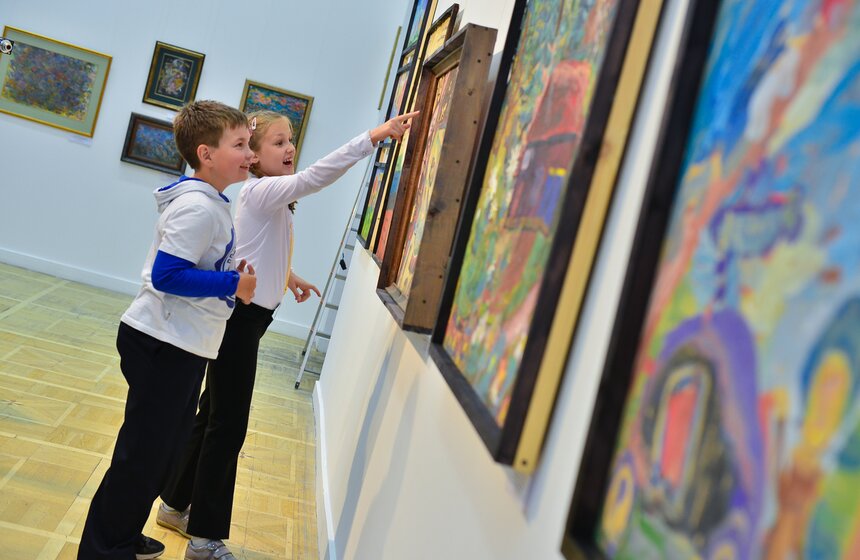 Открылась передвижная международная выставка "Учитель и Ученики" 9 фото