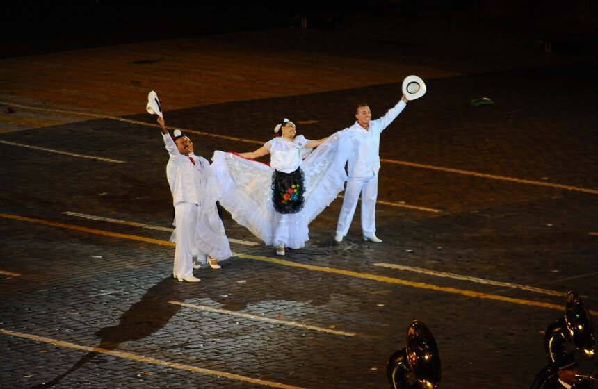 В Москве открылся военно-музыкальный фестиваль "Спасская башня" 19 фото