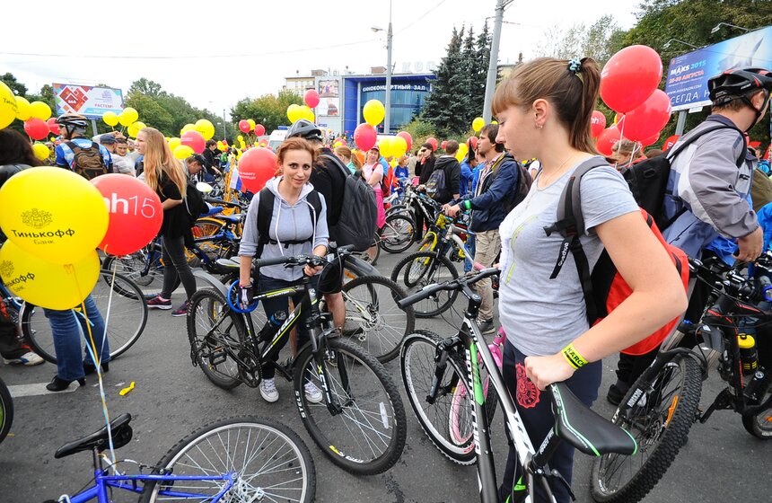 В столице состоялся велопарад, посвященный Дню города 1 фото