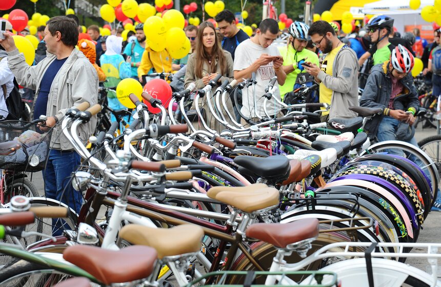 В столице состоялся велопарад, посвященный Дню города 3 фото
