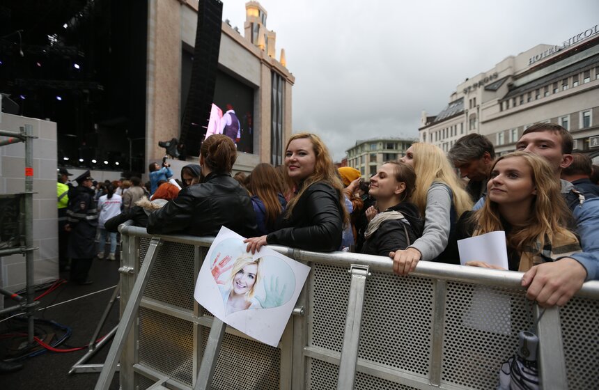 Aerosmith, Ньюмен и Гагарина выступили на Лубянской площади 4 фото