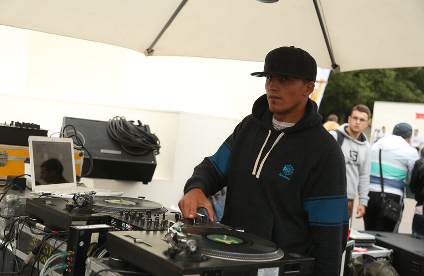 День города: квартирник и фестиваль Streetfire в парке Горького 10 фото