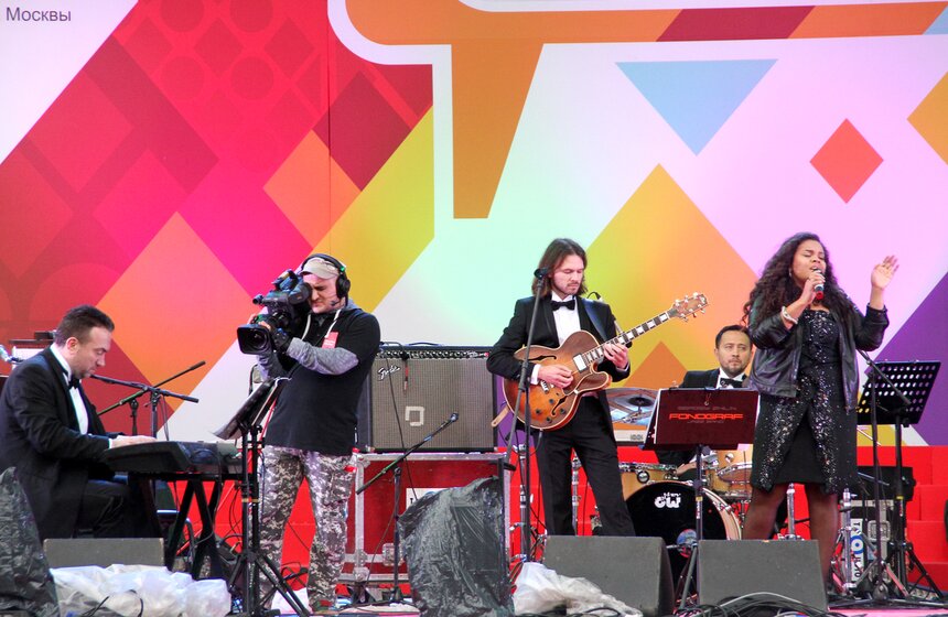 "Москва 24" проводит концерт на Патриарших прудах 2 фото