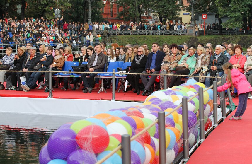 "Москва 24" проводит концерт на Патриарших прудах 10 фото