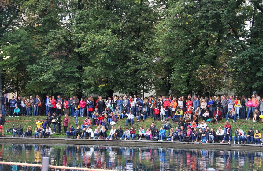 "Москва 24" проводит концерт на Патриарших прудах 15 фото