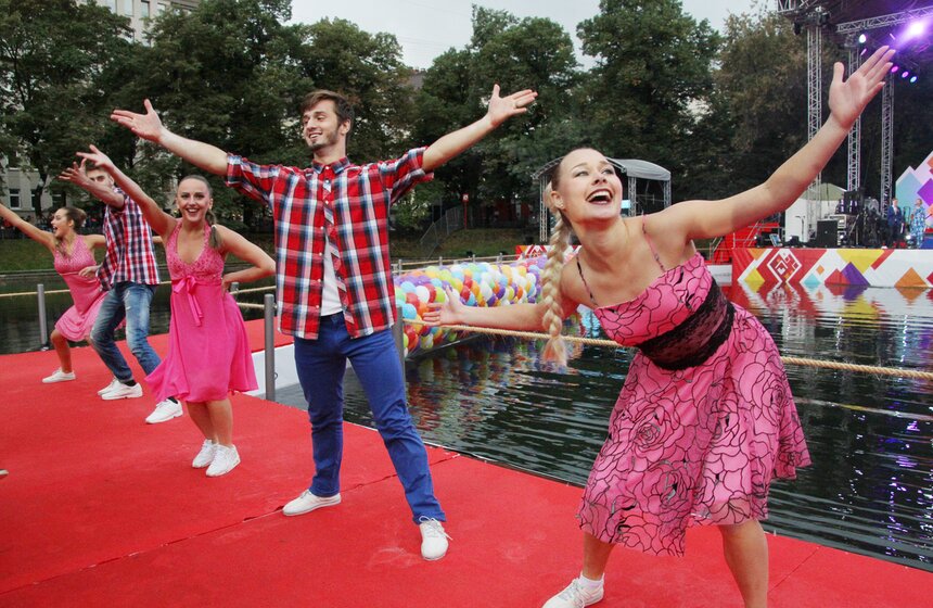 "Москва 24" проводит концерт на Патриарших прудах 18 фото