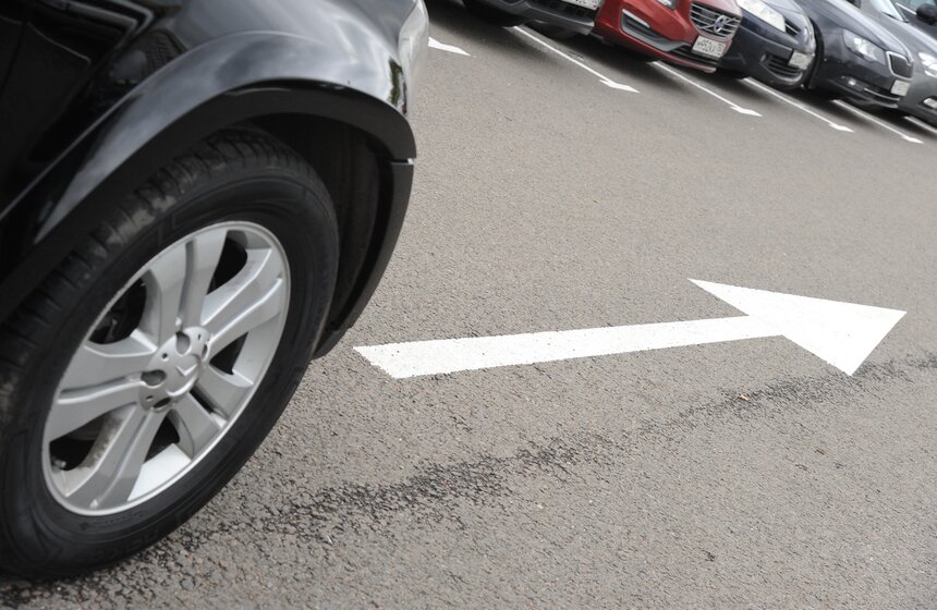 Клиентам перехватывающей парковки бесплатно помыли машины 14 фото