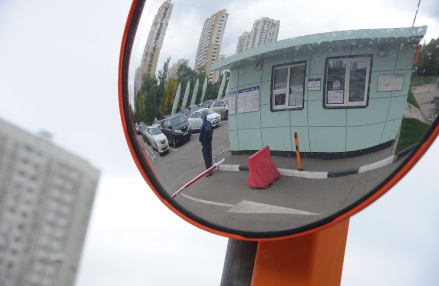 Клиентам перехватывающей парковки бесплатно помыли машины 19 фото